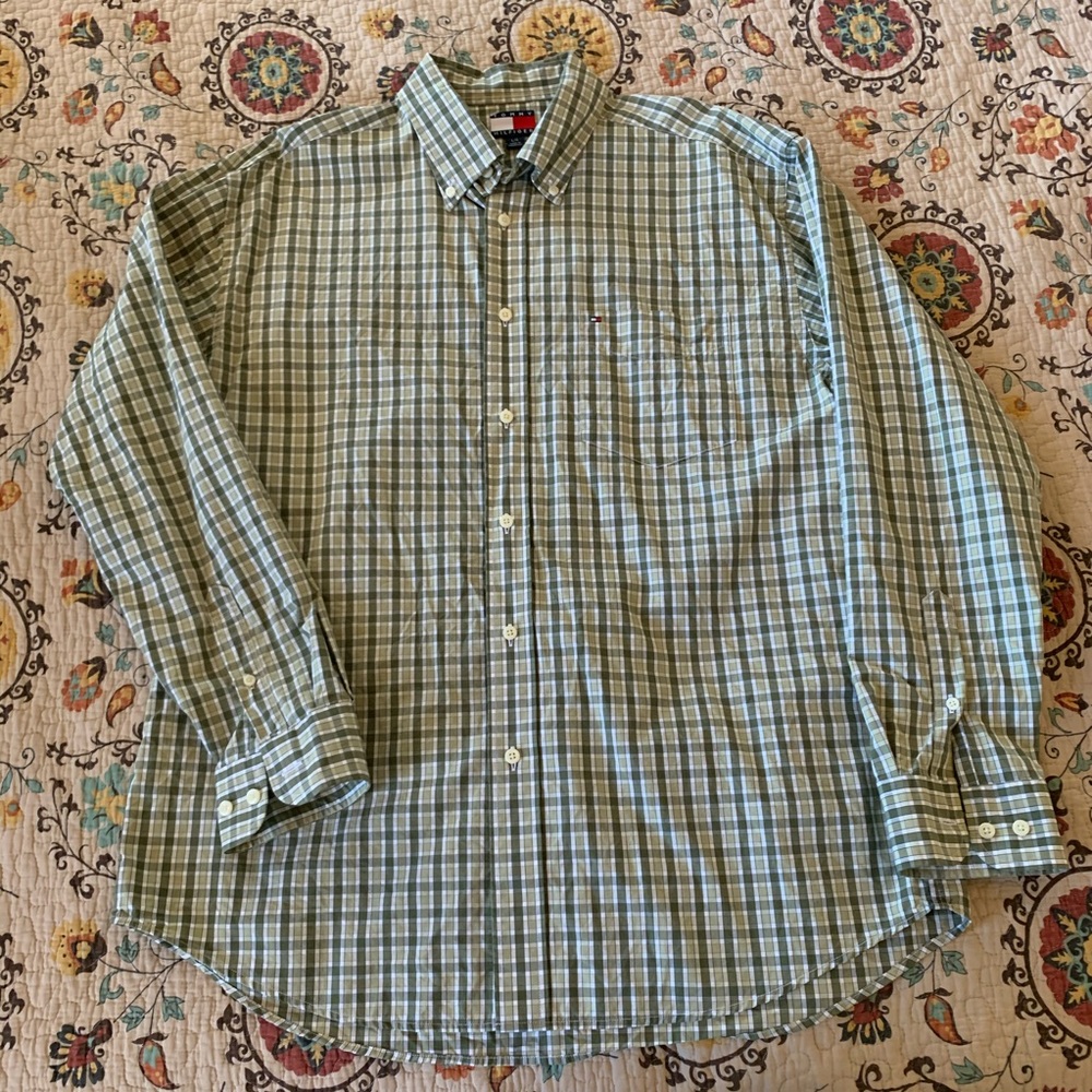 Men’s Tommy Hilfiger button down shirt Size L